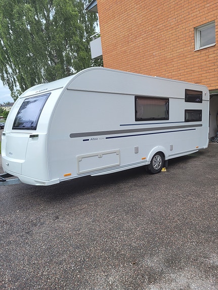 Adria Altea 552PK 2 of 11
