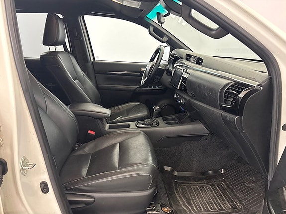 Toyota HiLux 5 of 7