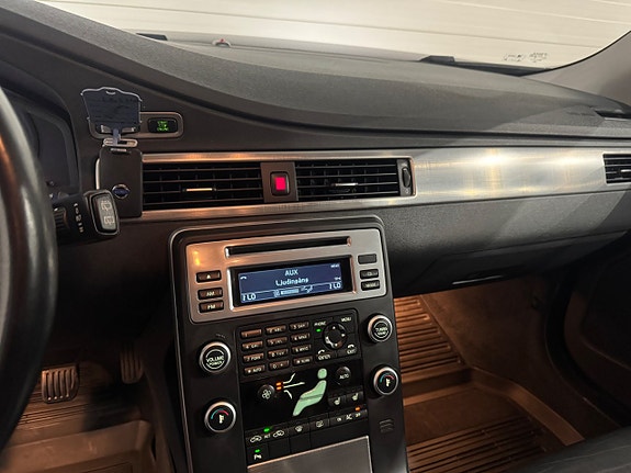 Volvo V70 11 of 20