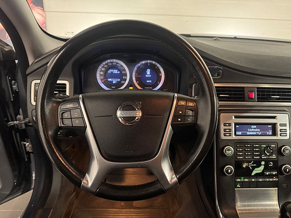 Volvo V70 10 of 20