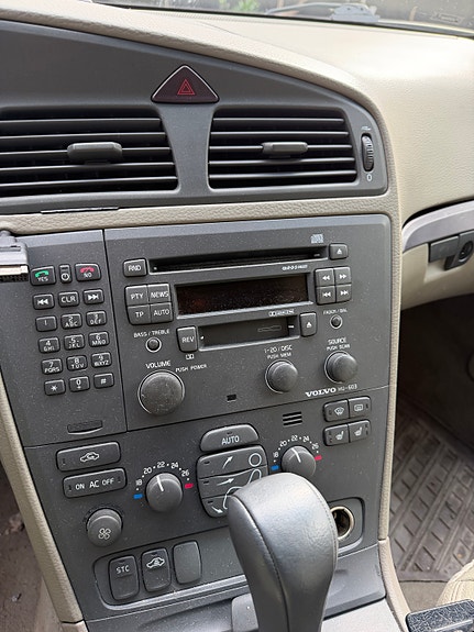Volvo V70 7 of 11