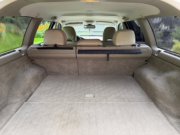 Volvo V70 8 of 11