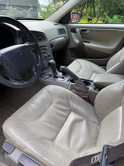 Volvo V70 5 of 11