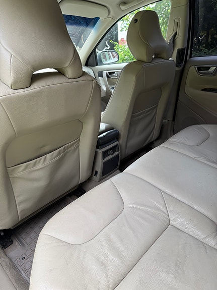 Volvo V70 4 of 11