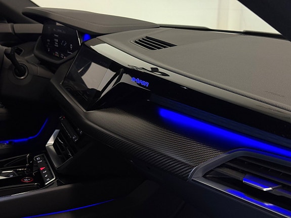 Audi e-tron GT 15 of 30