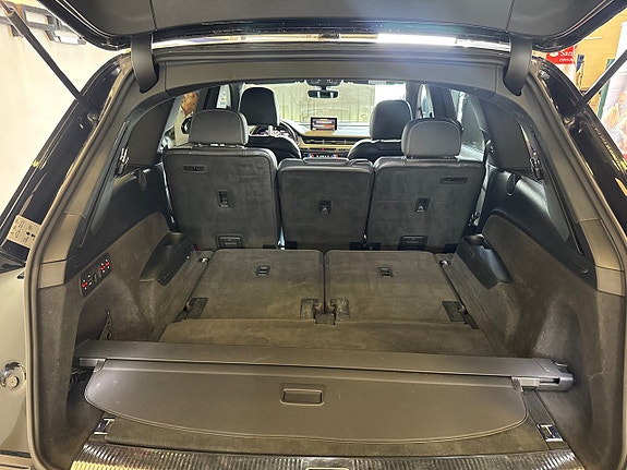 Audi SQ7 28 of 29