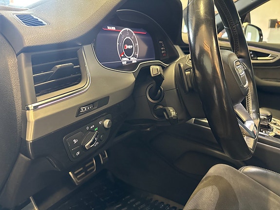 Audi SQ7 18 of 29