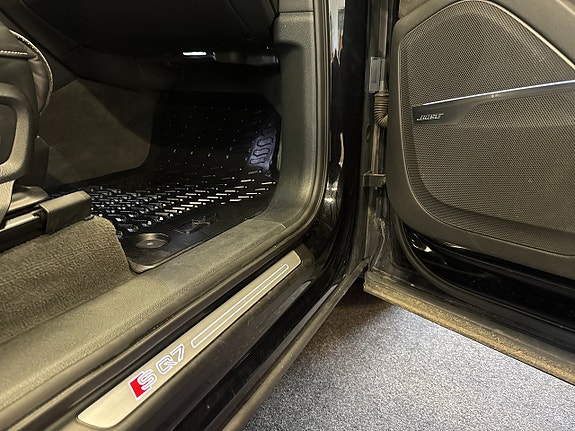 Audi SQ7 14 of 29