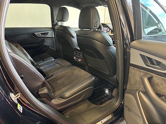 Audi SQ7 15 of 29