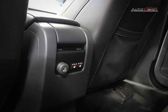 Volvo XC60 27 of 30