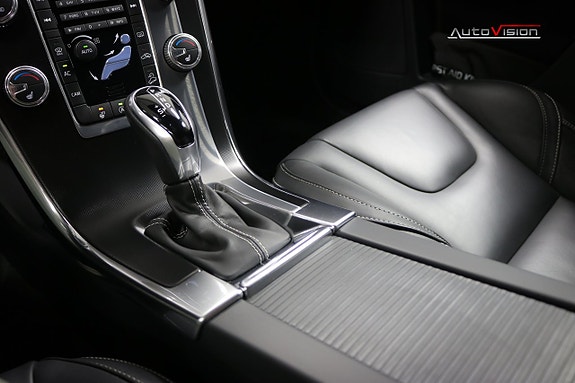Volvo XC60 15 of 30