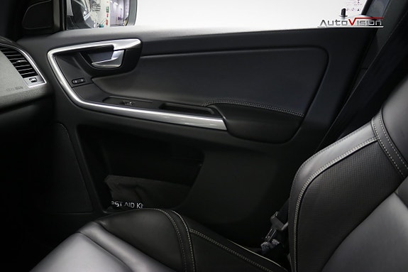 Volvo XC60 16 of 30