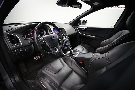 Volvo XC60 11 of 30