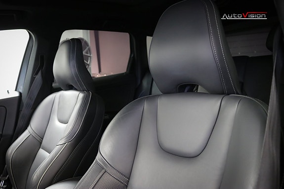 Volvo XC60 25 of 30