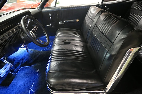 Ford Galaxie 11 of 16