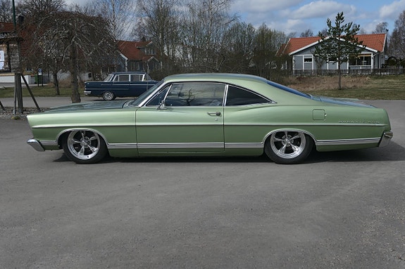 Ford Galaxie 7 of 16