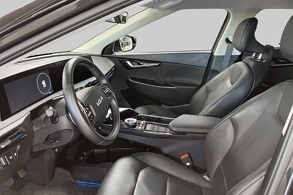 Kia EV6 8 of 19