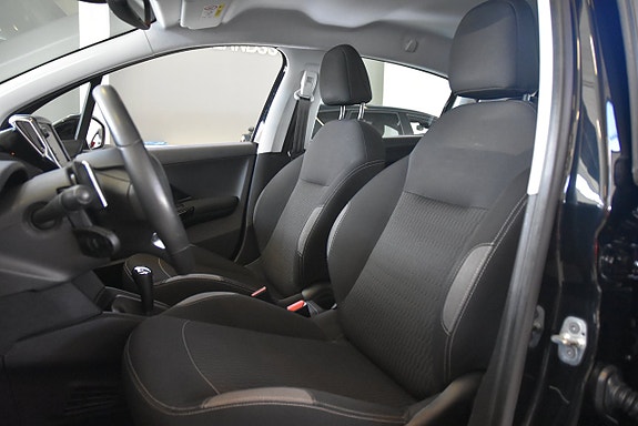 Peugeot 208 7 of 15
