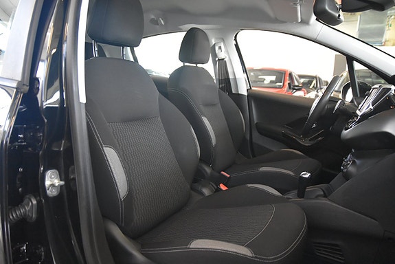 Peugeot 208 10 of 15