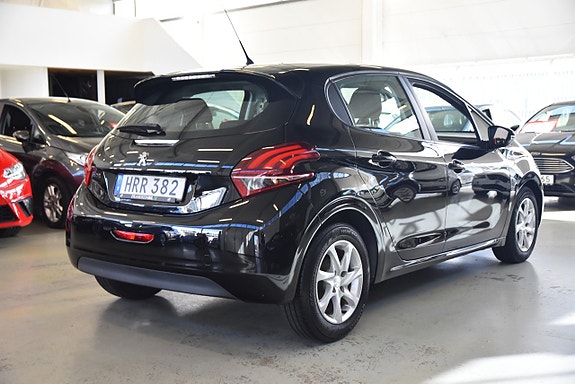 Peugeot 208 4 of 15