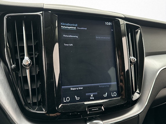 Volvo XC60 25 of 30