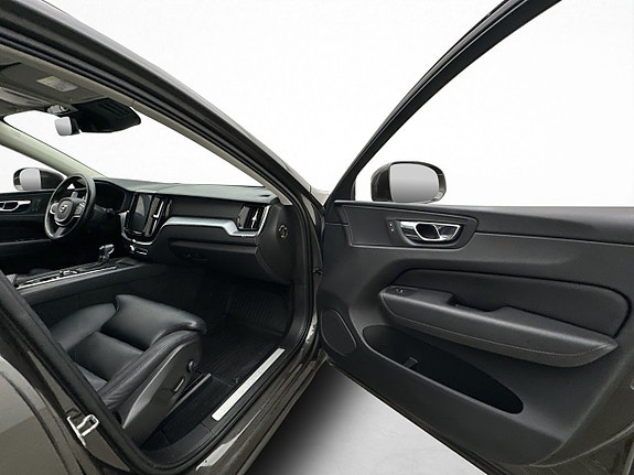 Volvo XC60 12 of 30