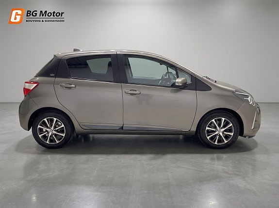 Toyota Yaris 5 of 19
