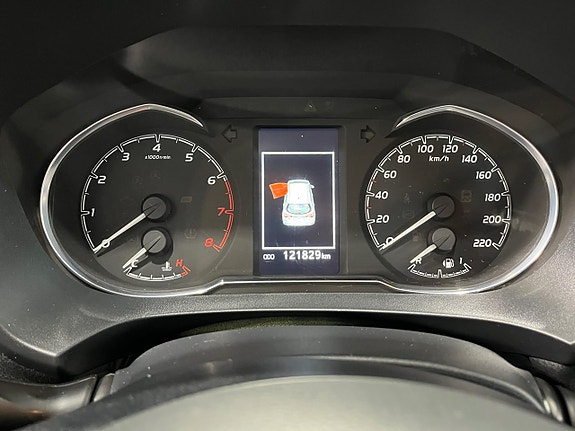 Toyota Yaris 15 of 19