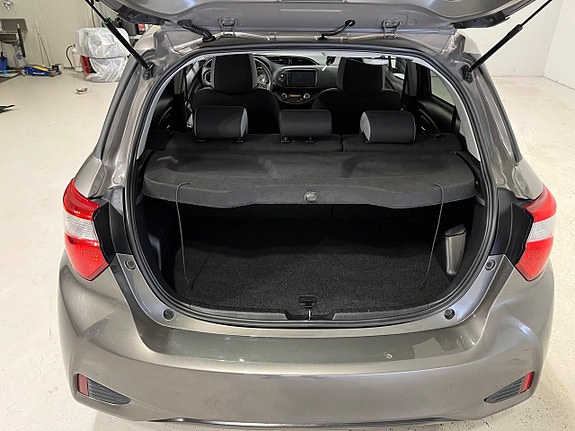 Toyota Yaris 11 of 19