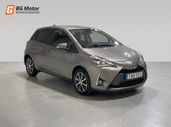 Toyota Yaris 2 of 19