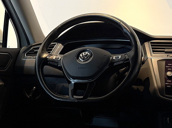 Volkswagen Tiguan Allspace 16 of 23