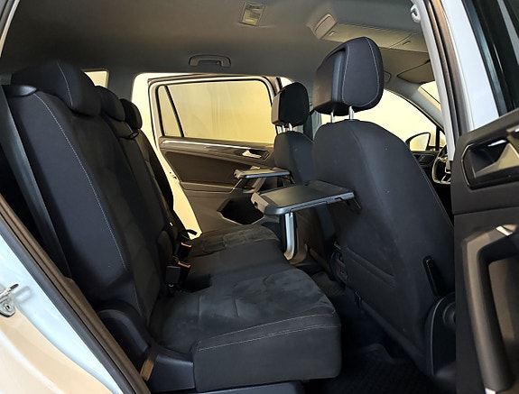 Volkswagen Tiguan Allspace 10 of 23