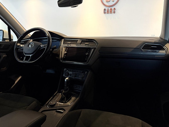 Volkswagen Tiguan Allspace 14 of 23