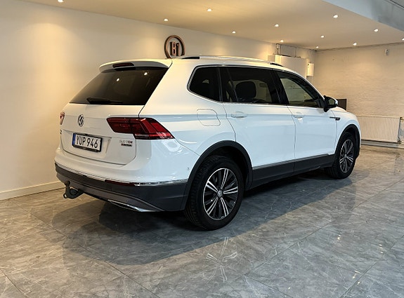 Volkswagen Tiguan Allspace 4 of 23