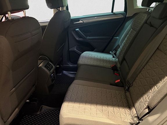 Volkswagen Tiguan 13 of 18