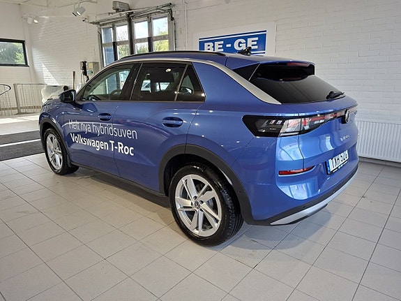Volkswagen T-Roc 9 of 17