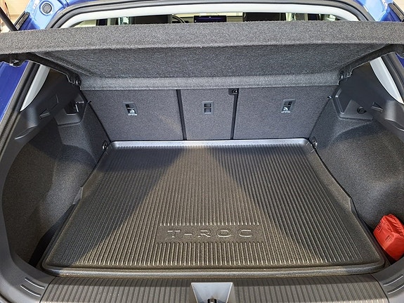 Volkswagen T-Roc 13 of 17