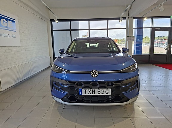 Volkswagen T-Roc 2 of 17