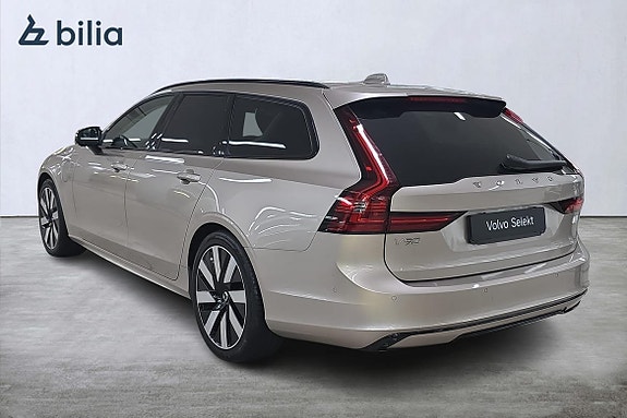 Volvo V90 2 of 24