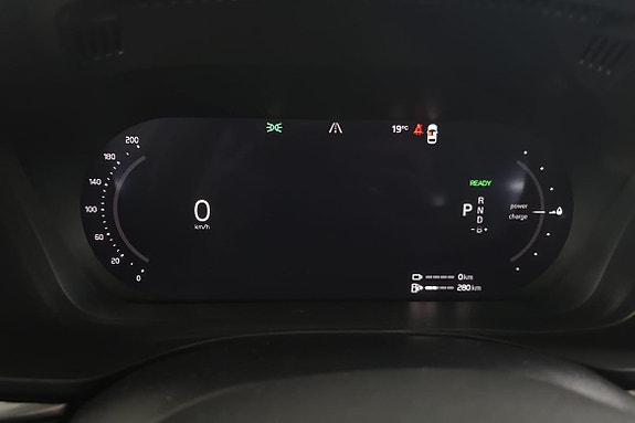 Volvo XC60 16 of 24