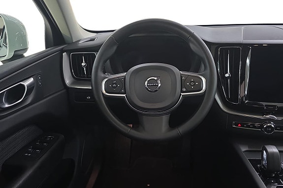 Volvo XC60 11 of 24