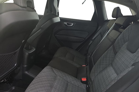 Volvo XC60 13 of 24