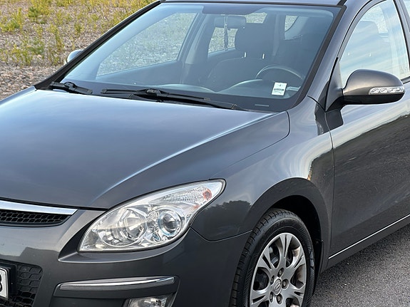 Hyundai i30 2 of 10