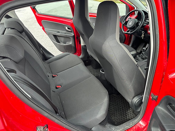 Volkswagen UP! 7 of 10