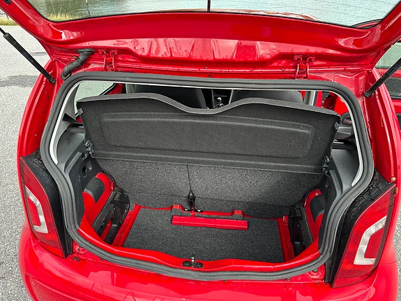 Volkswagen UP! 6 of 10