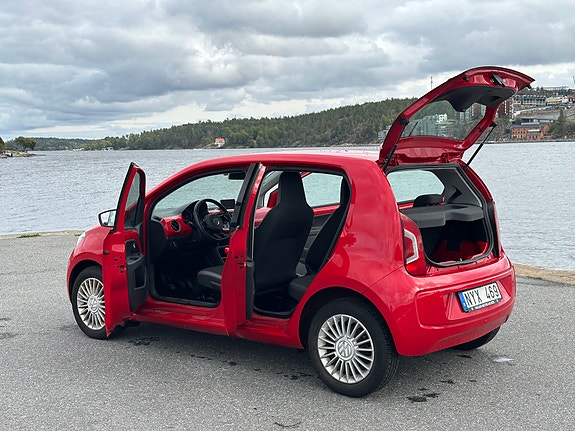 Volkswagen UP! 4 of 10