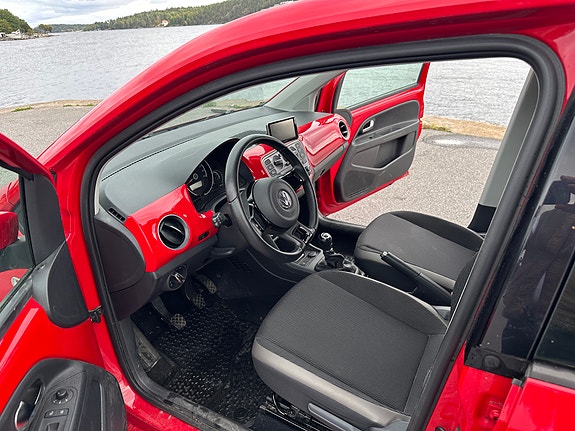 Volkswagen UP! 5 of 10