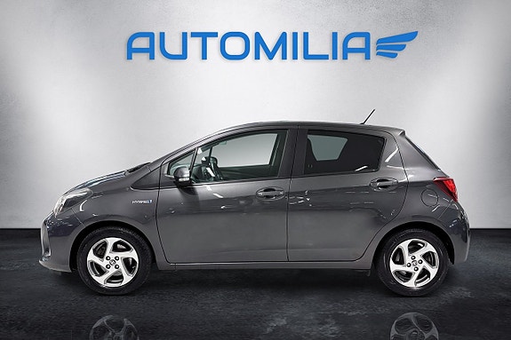 Toyota Yaris 3 of 15
