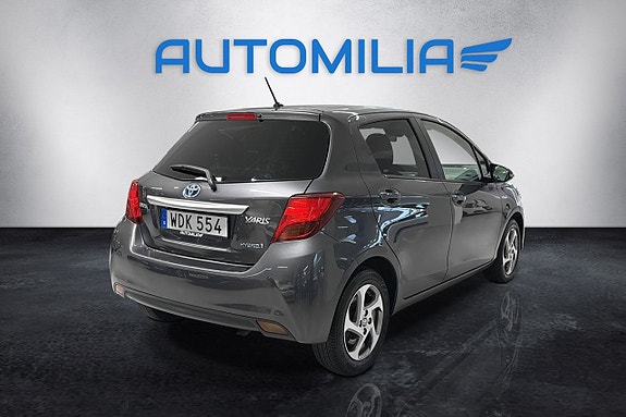 Toyota Yaris 13 of 15