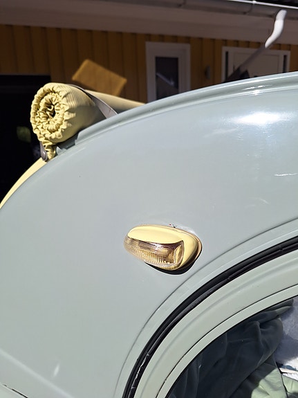 Citroen 2CV 3 of 5